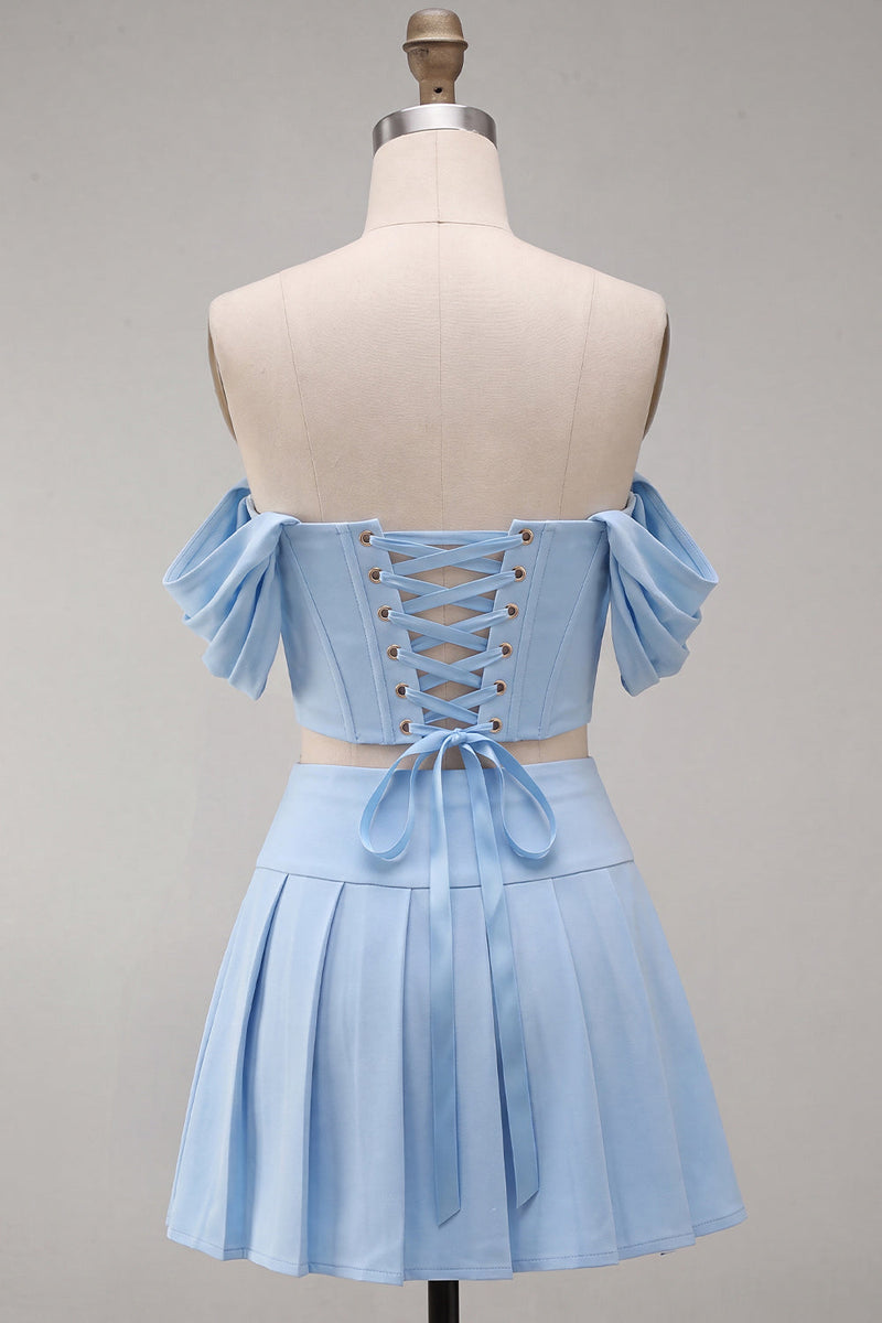 Laden Sie das Bild in den Galerie-Viewer, Off-the-shoulder hellrosa Korsett, plissiertes zweiteiliges Homecoming-Kleid mit Perlen