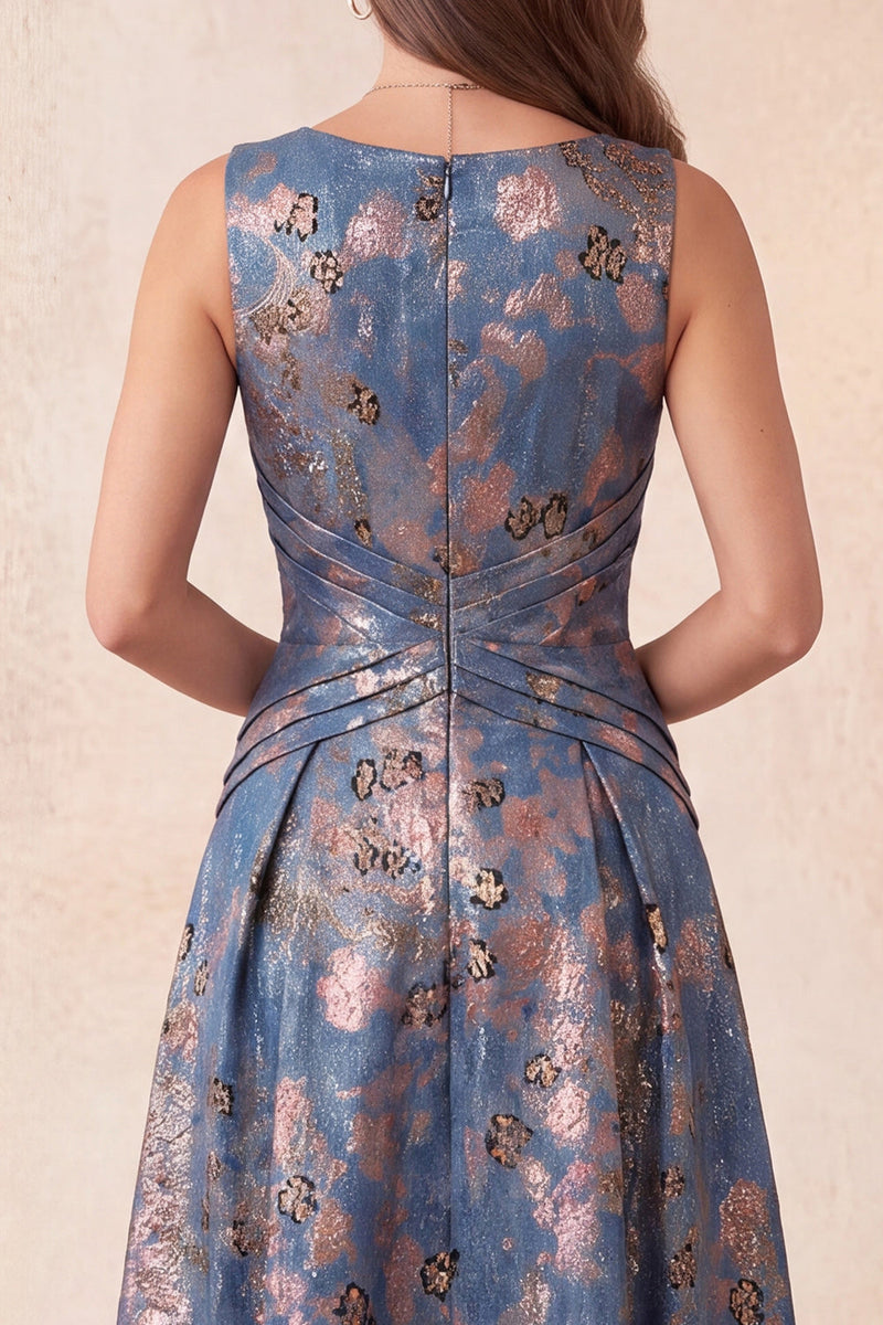 Laden Sie das Bild in den Galerie-Viewer, A-Line Marineblaues Jacquard-Blumenkleid mit Rundhals und langem Festkleid, gerafft