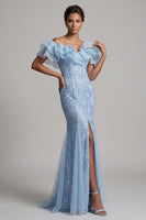 Laden Sie das Bild in den Galerie-Viewer, Off-the-shoulder hellblaue Meerjungfrau mit Rüschen Pailletten Langer Mutter-der-der-Braut-Kleid mit Schlitz