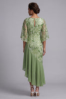 Laden Sie das Bild in den Galerie-Viewer, Wassermelonen-Meerjungfrau-Asymmetrische Pailletten Mutter-der-Braut-Kleid mit Rüschen