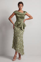 Laden Sie das Bild in den Galerie-Viewer, Blaue Meerjungfrau, asymmetrisches gerafftes Blumen-Midi-Kleid Mutter der Braut