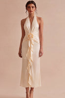 Laden Sie das Bild in den Galerie-Viewer, Chiffon-Aprikosen-Meerjungfrauen-Neckholderhals mit gerafftem Midi-Kleid mit Rüschen und 3D-Blume
