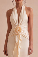 Laden Sie das Bild in den Galerie-Viewer, Chiffon-Aprikosen-Meerjungfrauen-Neckholderhals mit gerafftem Midi-Kleid mit Rüschen und 3D-Blume