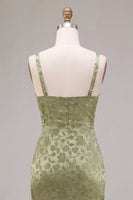 Laden Sie das Bild in den Galerie-Viewer, Hellgrünes Satin-Bodycon gerafftes Midi-Blumenkleid mit Schlitz