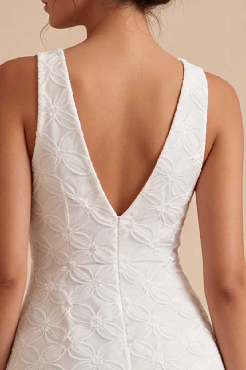 Laden Sie das Bild in den Galerie-Viewer, A-Linie V-Ausschnitt kleines weißes Kleid mit 3D-Blume