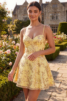 Laden Sie das Bild in den Galerie-Viewer, Gelbes A-Linie Spaghettiträger Pailletten-Homecoming-Kleid