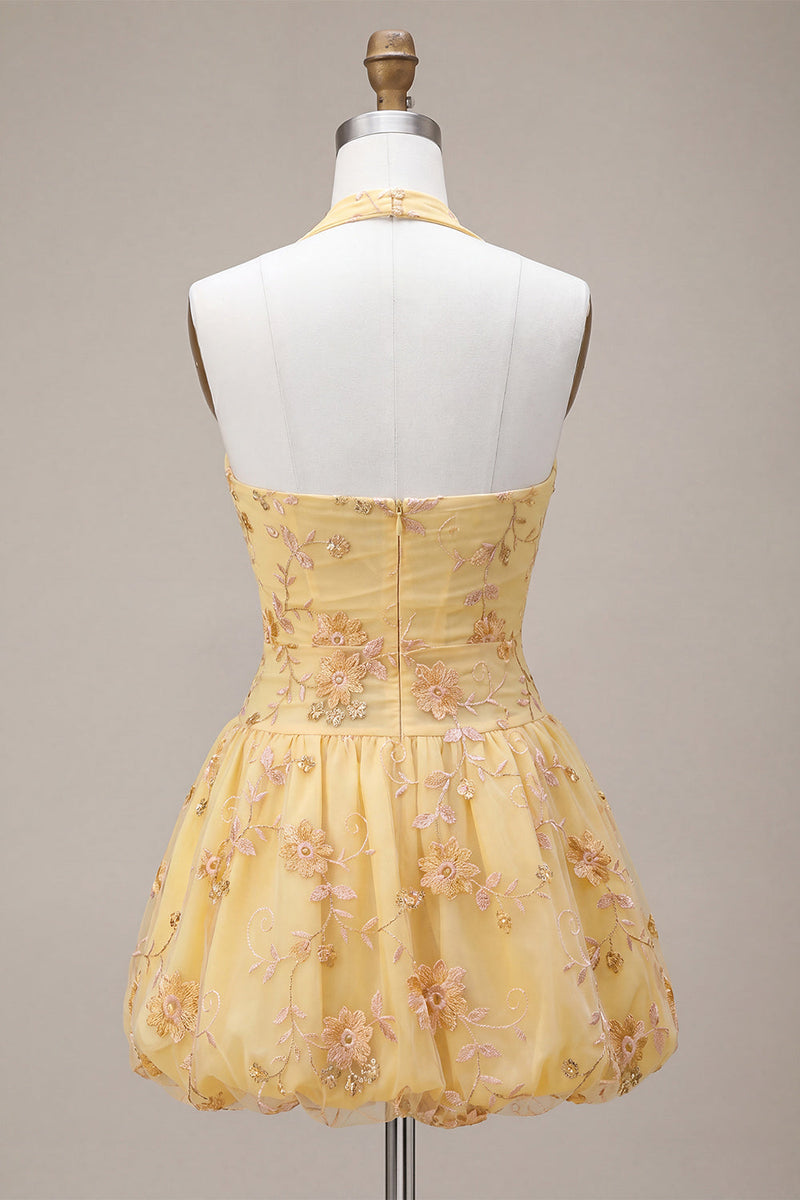 Laden Sie das Bild in den Galerie-Viewer, A-Linie gelbes Neckholder-Neckholder-Kleid mit Blumenstickerei zum Homecoming-Kleid