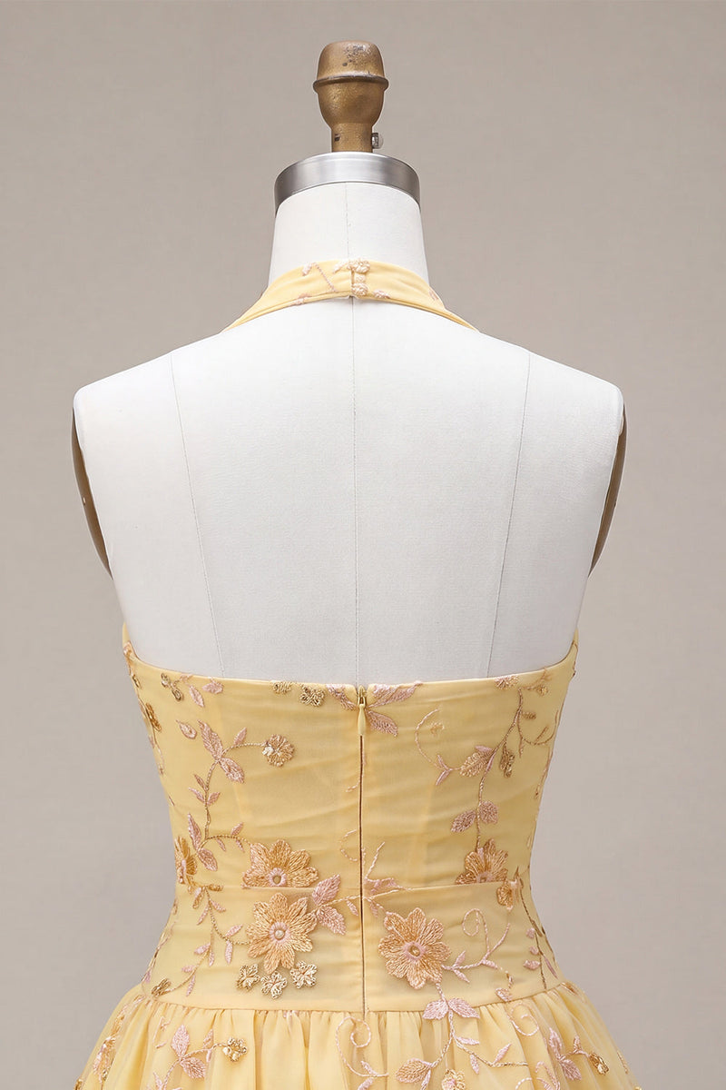 Laden Sie das Bild in den Galerie-Viewer, A-Linie gelbes Neckholder-Neckholder-Kleid mit Blumenstickerei zum Homecoming-Kleid
