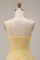 Laden Sie das Bild in den Galerie-Viewer, A-Line Gelb-Perlen-Spaghetti-Träger – ein kurzes Kurz-Homecoming-Kleid aus perlen Perlen