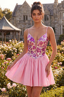Laden Sie das Bild in den Galerie-Viewer, A-Linie pinkes Blumen-Spaghettiträger-Homecoming-Kleid mit Pailletten