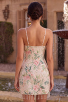 Laden Sie das Bild in den Galerie-Viewer, Glitzerndes weißes Pink Flower Bodycon Pailletten-Homecoming-Kleid mit Fransen