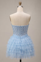 Laden Sie das Bild in den Galerie-Viewer, Himmelblaues Korsett mit gestuften Pailletten A-Linie trägerloses Homecoming-Kleid mit Halsschal
