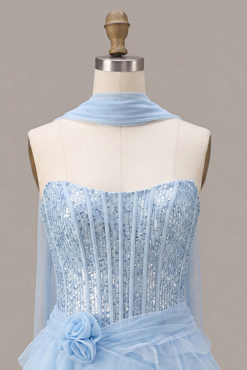 Laden Sie das Bild in den Galerie-Viewer, Himmelblaues Korsett mit gestuften Pailletten A-Linie trägerloses Homecoming-Kleid mit Halsschal