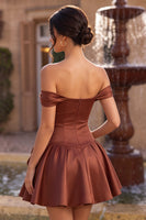 Laden Sie das Bild in den Galerie-Viewer, Desert Rose A-Linien Satin Off-the-shoulder Homecoming-Kleid mit Schleife