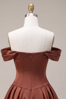 Laden Sie das Bild in den Galerie-Viewer, Desert Rose A-Linien Satin Off-the-shoulder Homecoming-Kleid mit Schleife