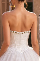 Laden Sie das Bild in den Galerie-Viewer, Lace Sweetheart Weißes A-Linien-Korsett, kurzes Homecoming-Kleid mit Rüschen