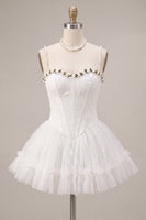 Laden Sie das Bild in den Galerie-Viewer, Lace Sweetheart Weißes A-Linien-Korsett, kurzes Homecoming-Kleid mit Rüschen