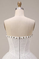 Laden Sie das Bild in den Galerie-Viewer, Lace Sweetheart Weißes A-Linien-Korsett, kurzes Homecoming-Kleid mit Rüschen