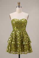 Laden Sie das Bild in den Galerie-Viewer, Olivfarbenes A-Linien gestuftes, trägerloses Pailletten-Kurzes Homecoming-Kleid
