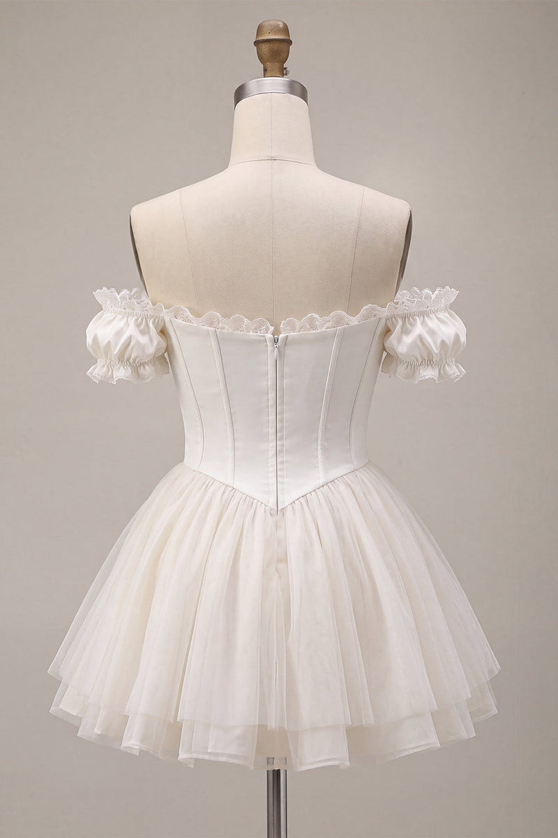 Laden Sie das Bild in den Galerie-Viewer, Elfenbeinfarbenes A-Linien-Korsett-Satin-Homecoming-Kleid mit Rüschen