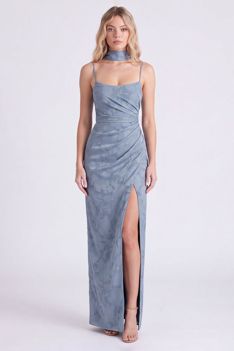 Laden Sie das Bild in den Galerie-Viewer, Staubiges Blaues Jacquard Maxi Brautjungfernkleid mit Halstuch