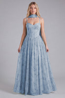 Laden Sie das Bild in den Galerie-Viewer, Salbei Chiffon A-Linie Korsett Langes Brautjungfernkleid mit Blumenmuster und Halstuch