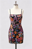 Laden Sie das Bild in den Galerie-Viewer, Lilac Bodycon Blumenstickerei Pailletten Kurzes Homecoming-Kleid mit Schnürung hinten