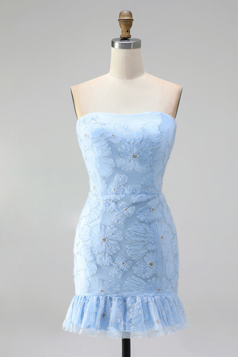 Laden Sie das Bild in den Galerie-Viewer, Hellblaues Bodycon Trägerloses Gerüschtes Blumenperlen Kurzes Abendkleid mit Schnürung