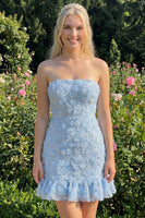 Laden Sie das Bild in den Galerie-Viewer, Hellblaues, bodycon, trägerloses, gerüschtes Blumenperlen-Homecoming-Kleid mit Schnürung hinten