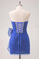 Laden Sie das Bild in den Galerie-Viewer, Marineblaues, trägerloses, mit Perlen besetztes, enges Spitzen-Hinten-Kurzes Homecoming-Kleid mit Schleife