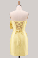 Laden Sie das Bild in den Galerie-Viewer, Blaues satinfarbenes, strapless gerafftes, enges Homecoming-Kleid mit Schleife