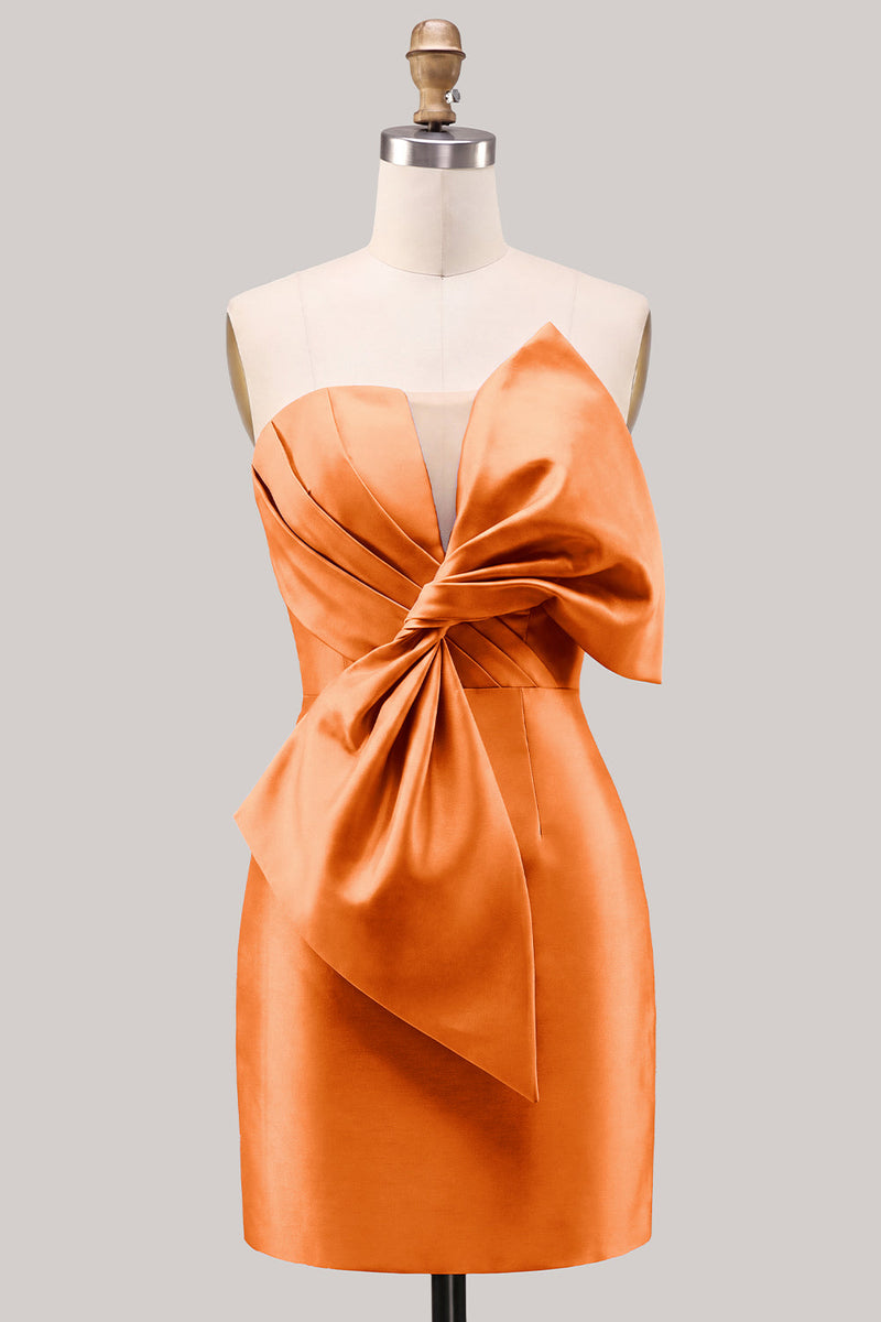Laden Sie das Bild in den Galerie-Viewer, Blaues satinfarbenes, strapless gerafftes, enges Homecoming-Kleid mit Schleife