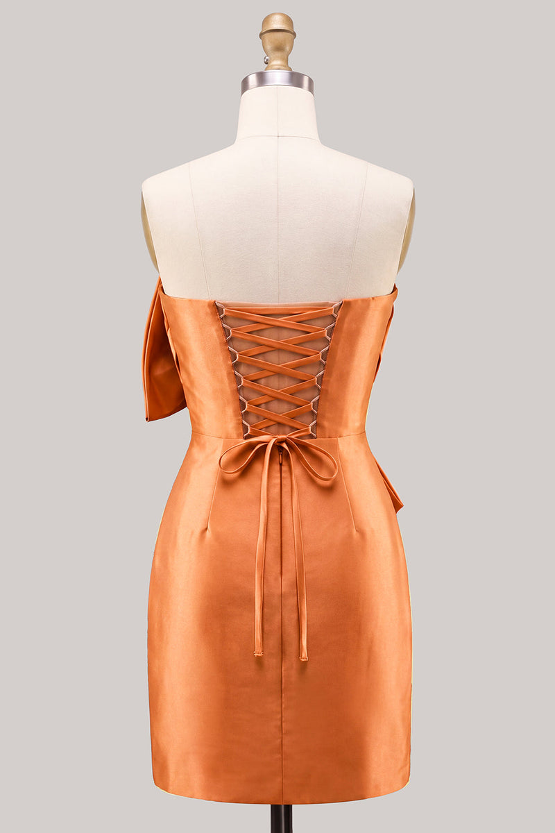 Laden Sie das Bild in den Galerie-Viewer, Blaues satinfarbenes, strapless gerafftes, enges Homecoming-Kleid mit Schleife