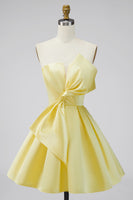 Laden Sie das Bild in den Galerie-Viewer, A-Linie Narzissen Satin Trägerloses Gerafftes Schnürung Kurzes Abendkleid mit Schleife