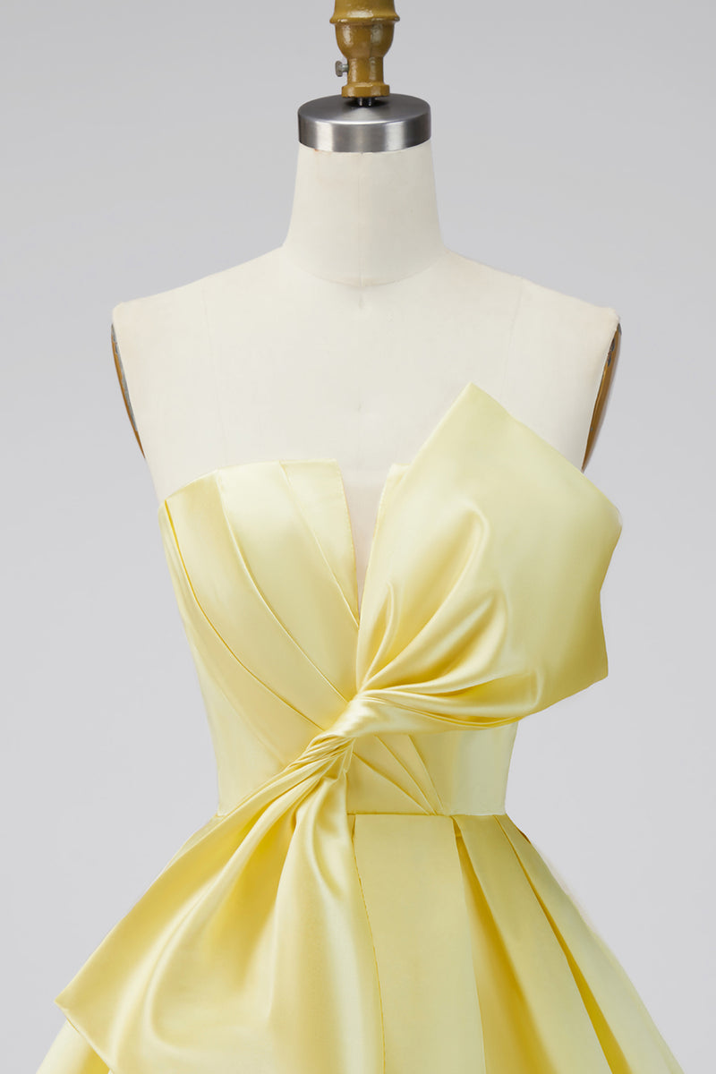 Laden Sie das Bild in den Galerie-Viewer, A-Linie Narzissen Satin Trägerloses Gerafftes Schnürung Kurzes Abendkleid mit Schleife