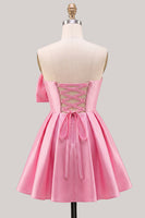 Laden Sie das Bild in den Galerie-Viewer, A-Linie Narzissen-Satin-Trägerloses, gerafftes Spitzen-Heimkehrkleid mit Schleife