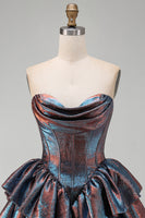 Laden Sie das Bild in den Galerie-Viewer, Irisierendes metallisches Trägerloses Korsett mit baskischer Taille Homecoming-Kleid mit Rüschen