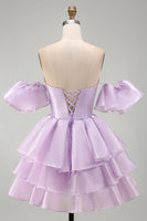 Laden Sie das Bild in den Galerie-Viewer, Schulterloses, fliederfarbenes A-Linien-Stufen-Short-Homecoming-Kleid mit Rüschen und Spitze hinten