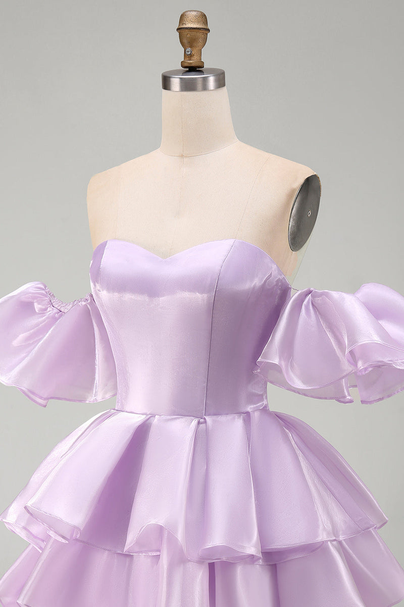 Laden Sie das Bild in den Galerie-Viewer, Schulterloses, fliederfarbenes A-Linien-Stufen-Short-Homecoming-Kleid mit Rüschen und Spitze hinten