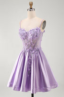 Laden Sie das Bild in den Galerie-Viewer, A-Line lilafarbenes, transparentes Korsett 3D-Blumen-Perlen-Homecoming-Kleid mit Rüschen