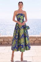 Laden Sie das Bild in den Galerie-Viewer, Rosa blumiges trägerloses A-Linie Jacquard Midi-Kleid