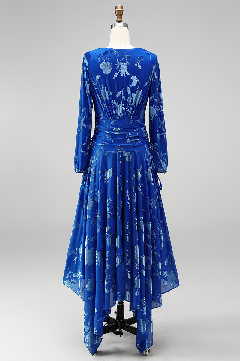 Laden Sie das Bild in den Galerie-Viewer, Grünes A-Linie Samt V-Ausschnitt Asymmetrisches Gerafftes Midi Blumenkleid mit langen Ärmeln
