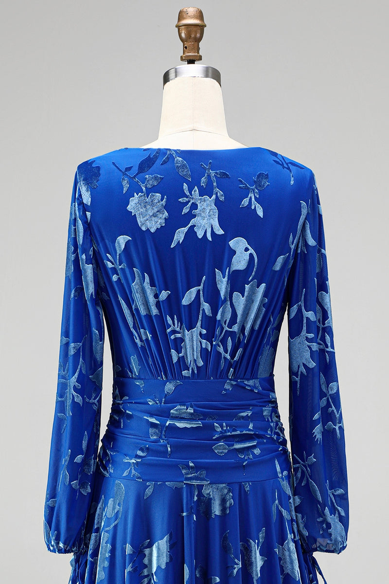 Laden Sie das Bild in den Galerie-Viewer, Grünes A-Linie Samt V-Ausschnitt Asymmetrisches Gerafftes Midi Blumenkleid mit langen Ärmeln