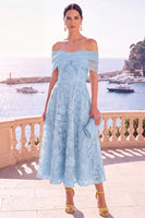 Laden Sie das Bild in den Galerie-Viewer, Off-the-shoulder blaues A-Linien-Midi-Blumenkleid mit Schnürung hinten