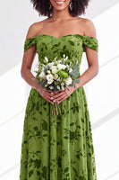 Laden Sie das Bild in den Galerie-Viewer, Off-the-shoulder Fuchsia Samt A-Linie Langes Brautjungferkleid