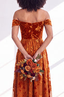 Laden Sie das Bild in den Galerie-Viewer, Off-the-shoulder Fuchsia Samt A-Linie Langes Brautjungferkleid
