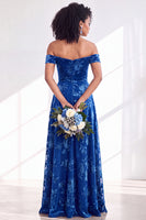 Laden Sie das Bild in den Galerie-Viewer, Off-the-shoulder Fuchsia Samt A-Linie Langes Brautjungferkleid
