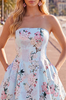 Laden Sie das Bild in den Galerie-Viewer, Rosa satinfarbenes, trägerloses A-Line-Blumen-Homecoming-Kleid mit Schnürung hinten