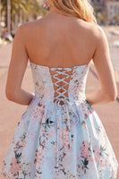 Laden Sie das Bild in den Galerie-Viewer, Rosa satinfarbenes, trägerloses A-Line-Blumen-Homecoming-Kleid mit Schnürung hinten