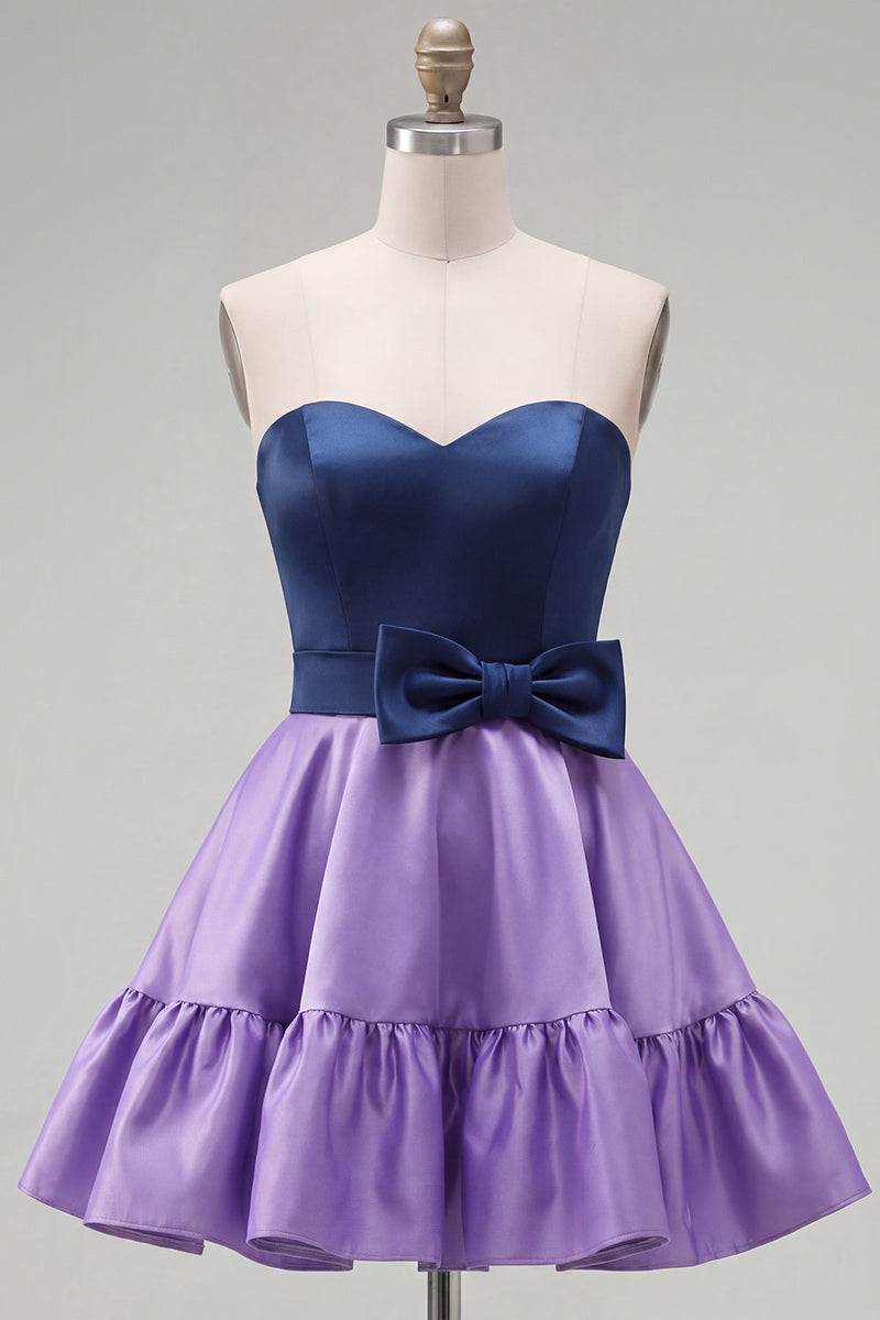 Laden Sie das Bild in den Galerie-Viewer, A-Line marineblaues lila Satin-Sweetheart-Homecoming-Kleid mit Rüschen und Schleife